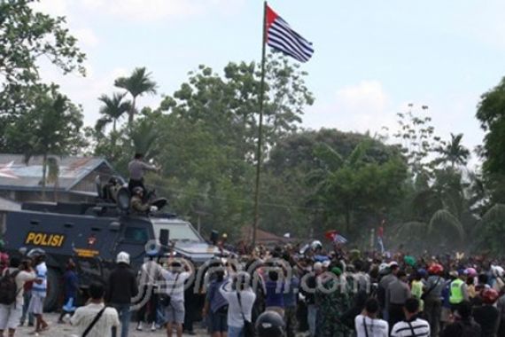 ULMWP Bentuk UUD Sementara Papua Merdeka, Simak Pernyataan Benny Wenda - JPNN.COM