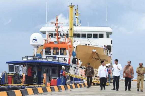 Jokowi Resmikan Fasilitas Tiga Pelabuhan di Maluku Utara - JPNN.COM