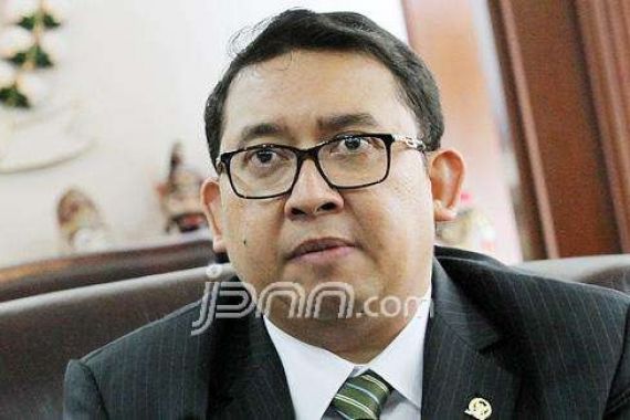 Anwar Usman Pimpin MK, Ini Respons Fadli Zon - JPNN.COM