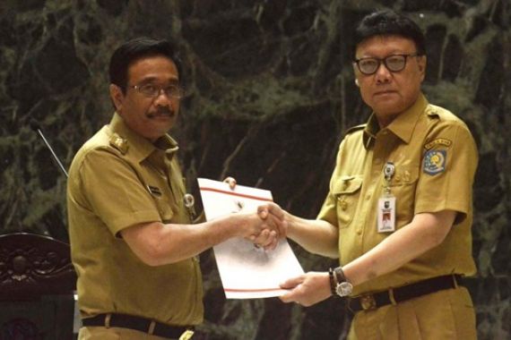 Djarot Jamin Penahanan Ahok, Mendagri: Bukan Urusan Saya - JPNN.COM