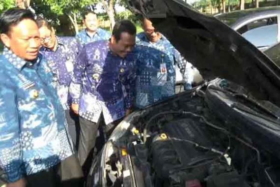 Mobil Dinas Terbengkalai, Bupati Ngamuk - JPNN.COM