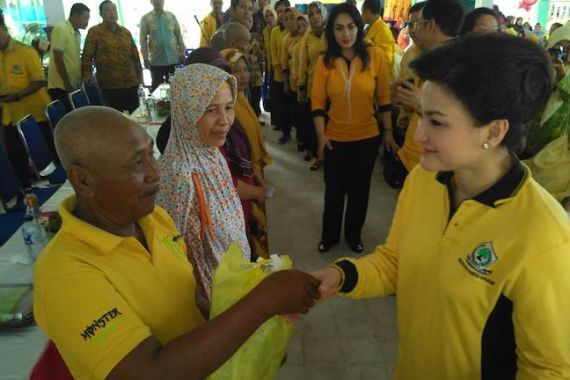 Berterima Kasih ke Pemilih Golkar, IIPG Gelar Baksos di Porong - JPNN.COM