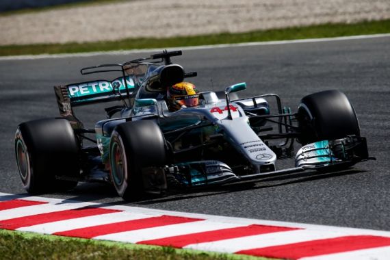 Hamilton Start Paling Depan di GP Spanyol - JPNN.COM