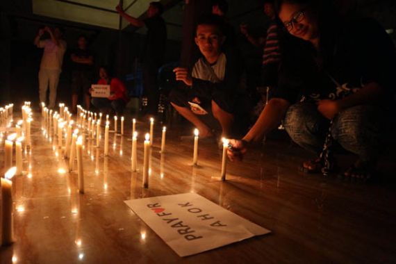 Tegang, Aksi 1000 Lilin Untuk Ahok di Makassar Gagal - JPNN.COM