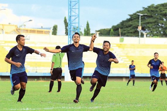 Menang 3-2, Madiun Putra Kudeta PSIM dari Puncak Klasemen - JPNN.COM