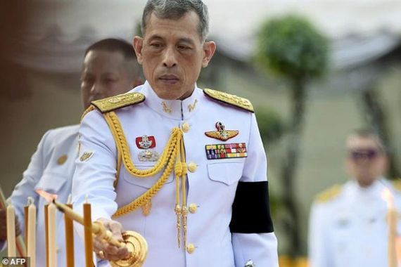 Punya Duit Banyak Banget, Raja Thailand Doyan Ganti-Ganti Pasangan - JPNN.COM