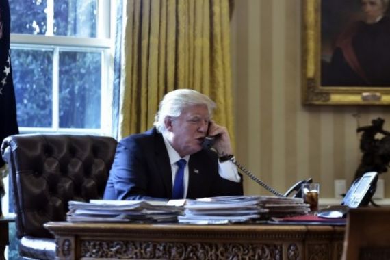 Malam-Malam Donald Trump Menelepon PM Malaysia, Ada Apa? - JPNN.COM