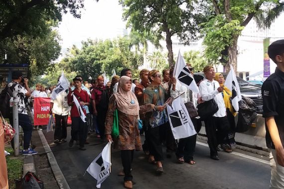 Demo Depan Istana, Ratusan Penyandang Disabilitas Tagih Janji Jokowi - JPNN.COM