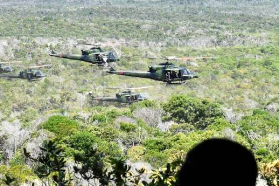 Saksikan Latihan Tempur, Jokowi: Kita Tunjukkan Betapa Solidnya TNI - JPNN.COM