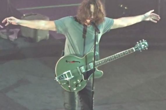 Chris Cornell Gantung Diri Usai Bawakan Lagu Sarat Pesan Kepedihan dan Kematian - JPNN.COM