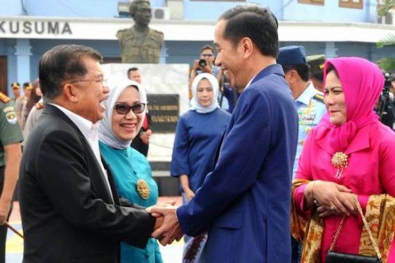 Jokowi dan JK Pamer Keakraban di Halim, Nih Fotonya - JPNN.COM