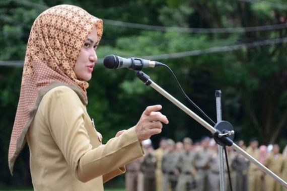 Bupati Cantik Ini Kecelakaan, Kondisinya Bikin Khawatir - JPNN.COM