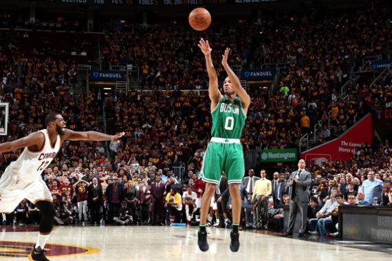 Tembakan 3 Angka Bradley di 0,1 Detik Terakhir Bawa Celtics Tekuk Cavaliers - JPNN.COM