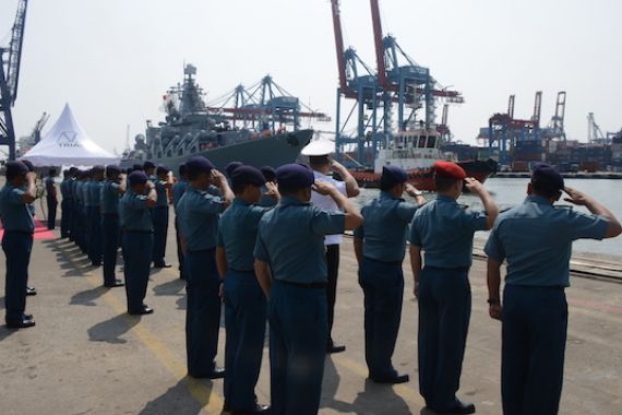 Lantamal III Jakarta Sambut Kedatangan Dua Kapal AL Rusia - JPNN.COM