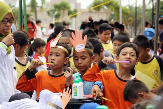 1.875 Anak Batam Belajar Cara Sikat Gigi yang Benar - JPNN.COM