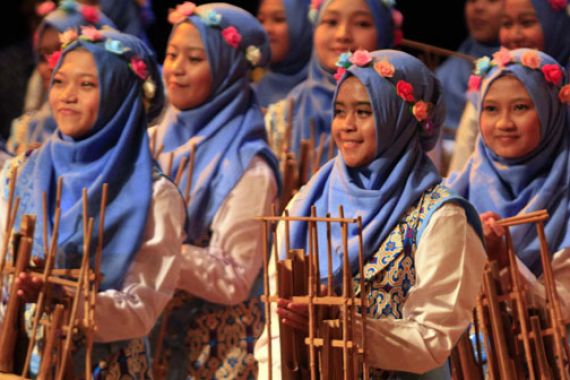 Gelar Konser Angklung Raksasa di Gedung Sate - JPNN.COM