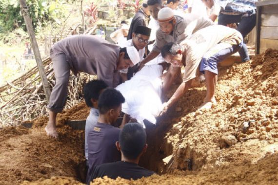 Firasat Kematian “Indah” Jarkasih, Meninggal saat Mengimami Salat Tarawih - JPNN.COM