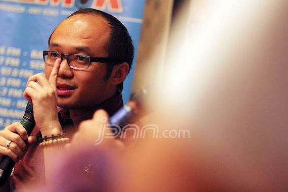 Yunarto Ditantang Mengkritik Parpol Raksasa soal Revisi UU KPK - JPNN.COM