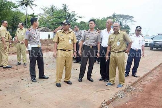 Jalur Tol di Pekalongan Masih Berupa Tanah Merah - JPNN.COM