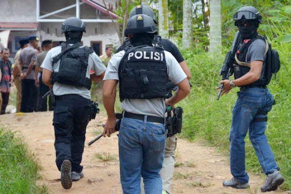 Dua Terduga Teroris di Kampung Bugis Pernah Ikut Pelatihan Merakit Bom - JPNN.COM