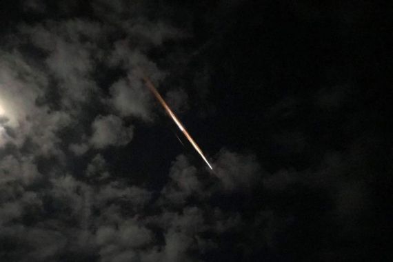 Cahaya Misterius Muncul di Langit Australia, Ternyata - JPNN.COM