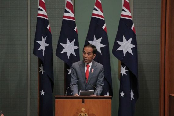 Presiden Jokowi Berpidato dalam Bahasa Indonesia di Parlemen Australia - JPNN.COM