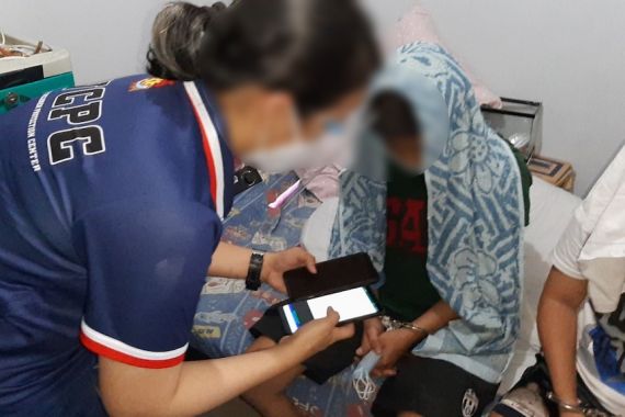 Tiga Anak Diselamatkan di Filipina, Dua Warga Australia Ditahan Terkait Sindikat Pedofil - JPNN.COM