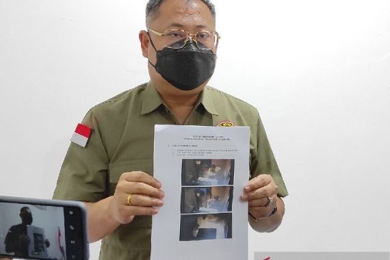 Melawan Saat Ditangkap, Pimpinan KKB Pecatan TNI Senat Soll Ditembak - JPNN.COM