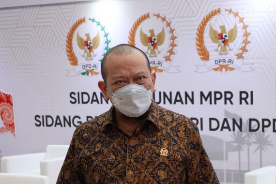 Ketua DPD RI Puji PKL Surabaya sebagai Duta Penerapan Prokes di Lapangan - JPNN.COM