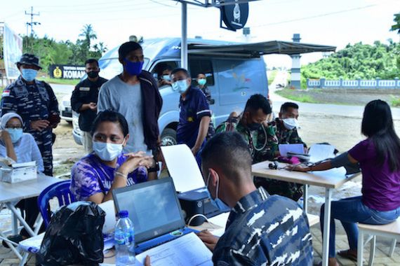 TNI AL Kembali Gelar Serbuan Vaksinasi Kepada Pekerja Bangunan - JPNN.COM