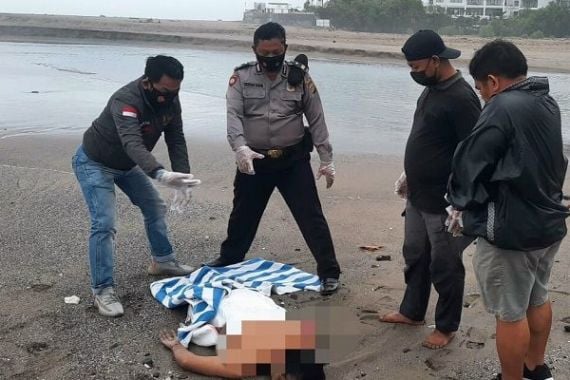 Geger Mayat Tanpa Busana di Pinggir Pantai - JPNN.COM