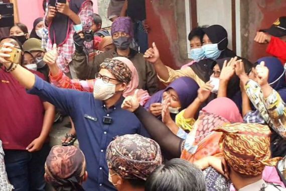 Bertemu Ibu-ibu di Sukabumi, Sandiaga Uno Didoakan Jadi Presiden - JPNN.COM
