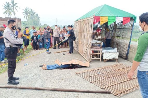 Pemuda Tewas Bersimbah Darah di Taman Teluknaga Tangerang, Kondisi Mengenaskan - JPNN.COM