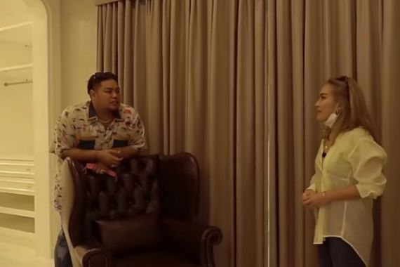 Ayu Ting Ting Terheran-heran Lihat Gorden Ivan Gunawan - JPNN.COM