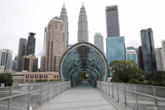 Malaysia Mulai Berani Longgarkan Pembatasan Sosial - JPNN.COM
