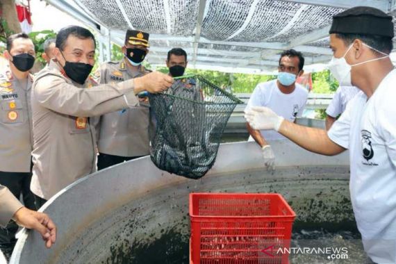 Polda Jateng Selidiki Perusahaan yang Limbahnya Mencemari Sungai Bengawan Solo - JPNN.COM