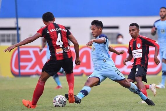 Persela Lamongan vs Persipura Jayapura: Iwan Setiawan Sebut Kualitas Mutiara Hitam Menurun - JPNN.COM