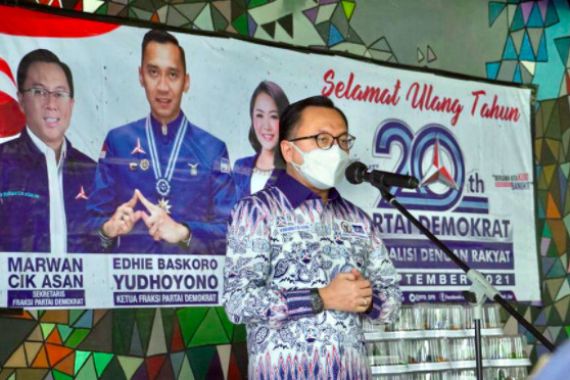 Rayakan Ultah ke-20, Partai Demokrat Berbagi di Lingkungan DPR - JPNN.COM