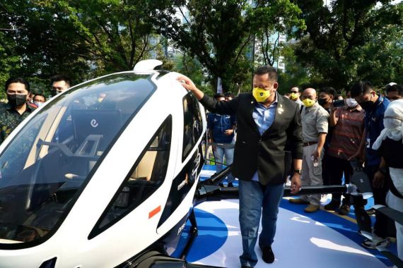 Taksi Robot Tanpa Sopir Segera Beroperasi, Tahap Awal 100 Armada - JPNN.COM