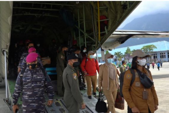 TNI AL dan Nakes Gabungan Disambut Sukacita di Papua - JPNN.COM