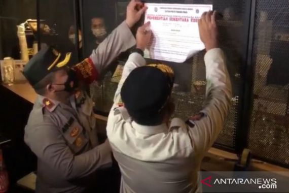 Anak Buah Anies Baswedan Kembali Sikat Tempat Hiburan Nakal di Jakarta Selatan - JPNN.COM