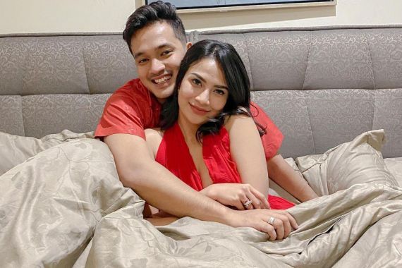 Vanessa Angel Mengaku Pakai Alat Bantu untuk Puaskan Suami di Ranjang - JPNN.COM