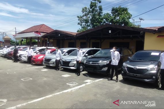 Luar Biasa, Ibu Rumah Tangga Bisa Menggelapkan 11 Mobil Rental, Begini Modusnya - JPNN.COM