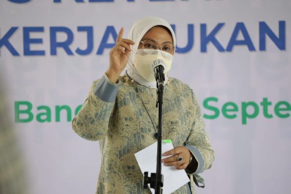 Menaker Ida Fauziyah Ajak Pekerja Informal Daftar BPJS Ketenagakerjaan - JPNN.COM