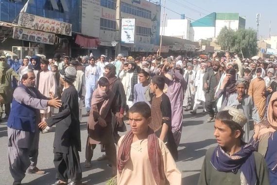 Taliban yang Sangar pun Didemo Gegara Penggusuran, Lihat Aksi Warga Afghanistan - JPNN.COM