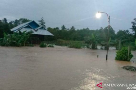 Banjir Kepung 250 Rumah Warga di Distrik Wanggar - JPNN.COM