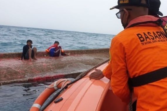 Kapal Nelayan Terbalik di Kepulauan Seribu, 3 Orang Hilang, 1 Tewas - JPNN.COM