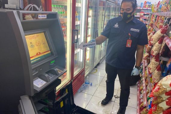 Mesin ATM BRI Dibobol Pakai Las, Duit Rp 304 Juta Raib - JPNN.COM