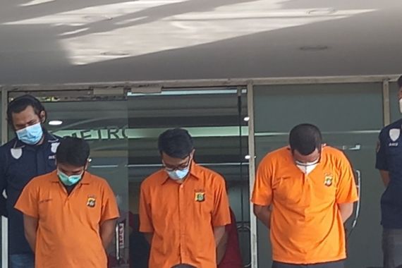 Mengaku Tugas di Mabes Polri, Penipu Bermodus Pembuatan Pelat Nomor Khusus Disikat Polisi - JPNN.COM