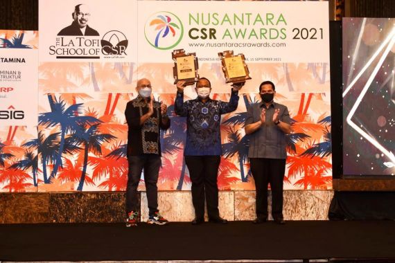 Konsisten Mengimplementasikan ESG, Pertamina Borong Penghargaan Nusantara CSR Award - JPNN.COM